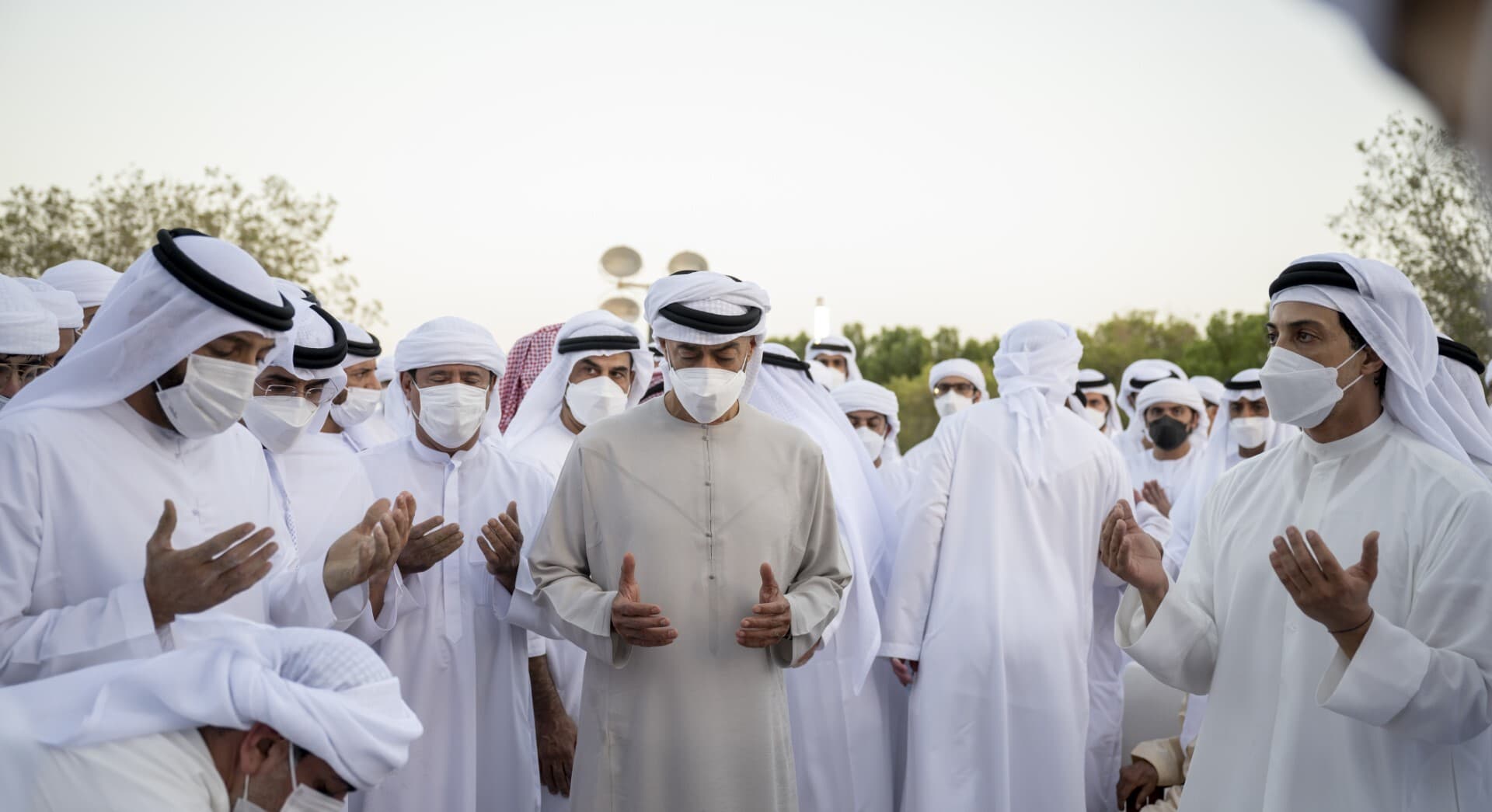 صاحب الجلالة الملك محمد السادس يأمر بتنكيس الاعلام لمدة ثلاثة أيام ￼