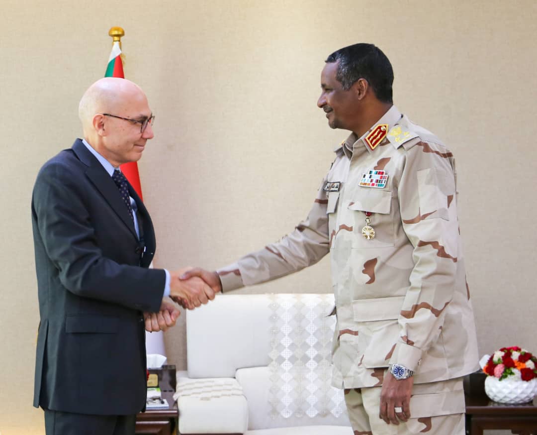 حميدتي يتعهد لفولكر بحماية المدنيين في السودان